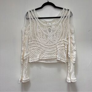 Lime & Dot Crochet Knit Long-Sleeve Crop Top - White